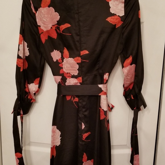 Dress - Picture 4 of 4